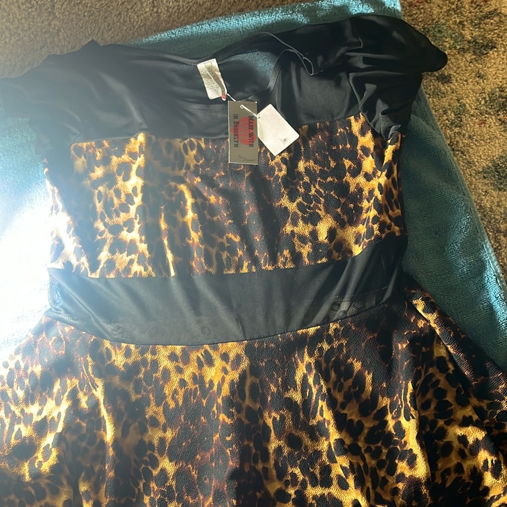 Sexy women’s top 
Leopard print 
Size 1X